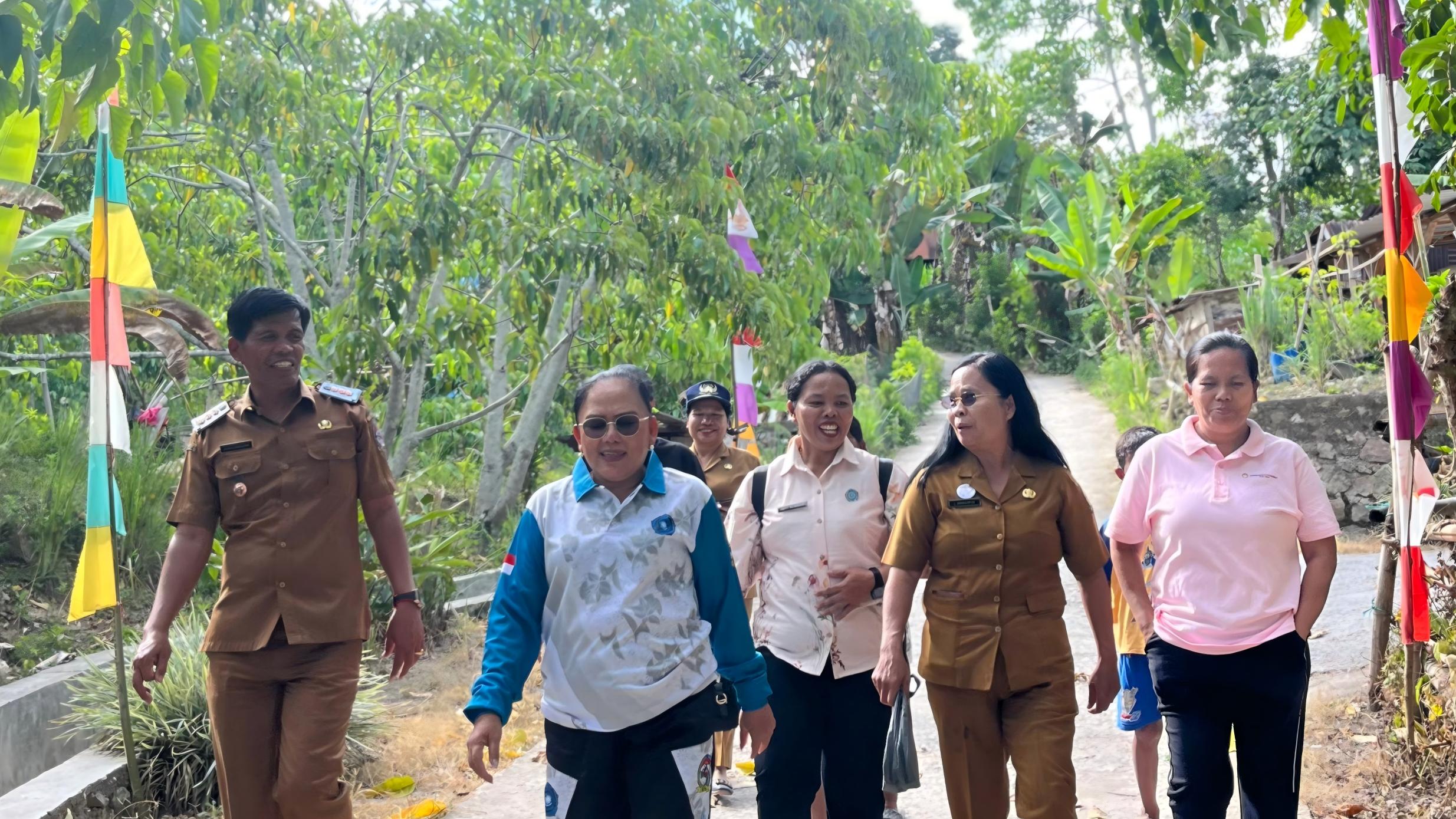 Matangkan Persiapan Evaluasi Provsu, Pokja II TP PKK Toba Gelar Pembinaan UP2K di Desa Sigaol Timur