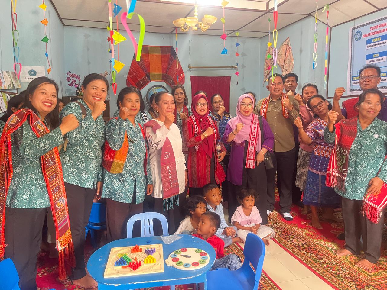 Tim Monitoring Provsu Kunjungi Desa Sigaol Timur, Tinjau Evaluasi UP2K PKK dan Rumah Dilan